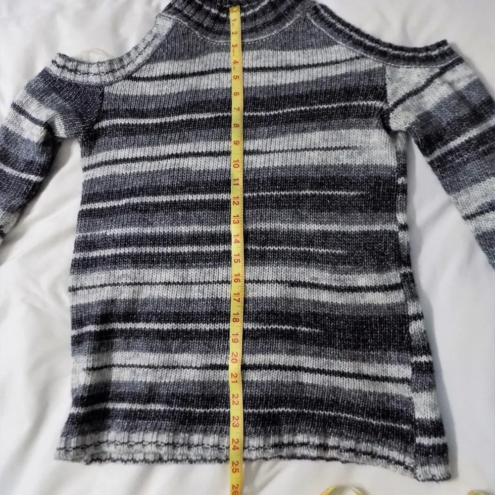 ii Sisters cold shoulder striped sweater - Picture 6 of 7